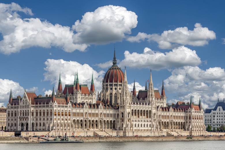 AFP: Maďarský parlament pracuje na plné obrátky na vymýcení Orbánovy