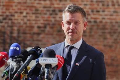 Maďarsko chce posílit spolupráci ve V4, řekl premiér Magyar při návštěvě Polska