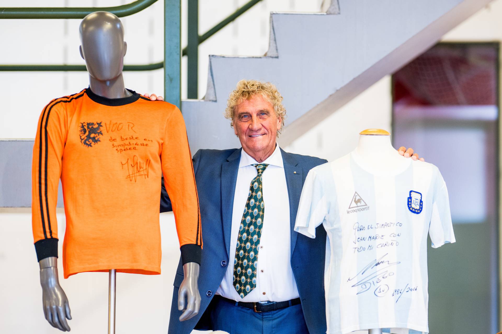 Bývalý brankář Pfaff prodává sbírku, za Maradonův dres chce 8,5 milionu korun