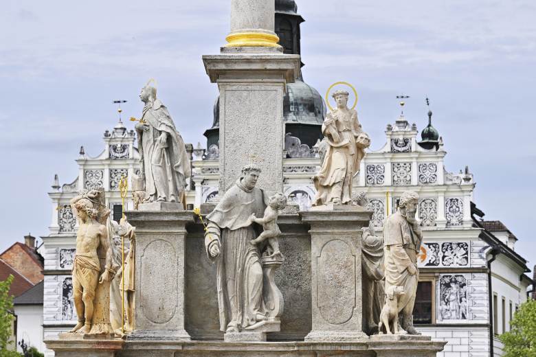 Památkami Plzeňského kraje jsou cihelna v Boubíně a mariánský sloup ve Stříbře Památkami Plzeňského kraje jsou cihelna v Boubíně a mariánský sloup ve Stříbře