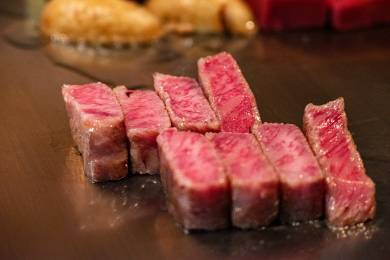 Hosty po předávání Oscarů čeká japonské hovězí, kilogramy mořských plodů i sošky