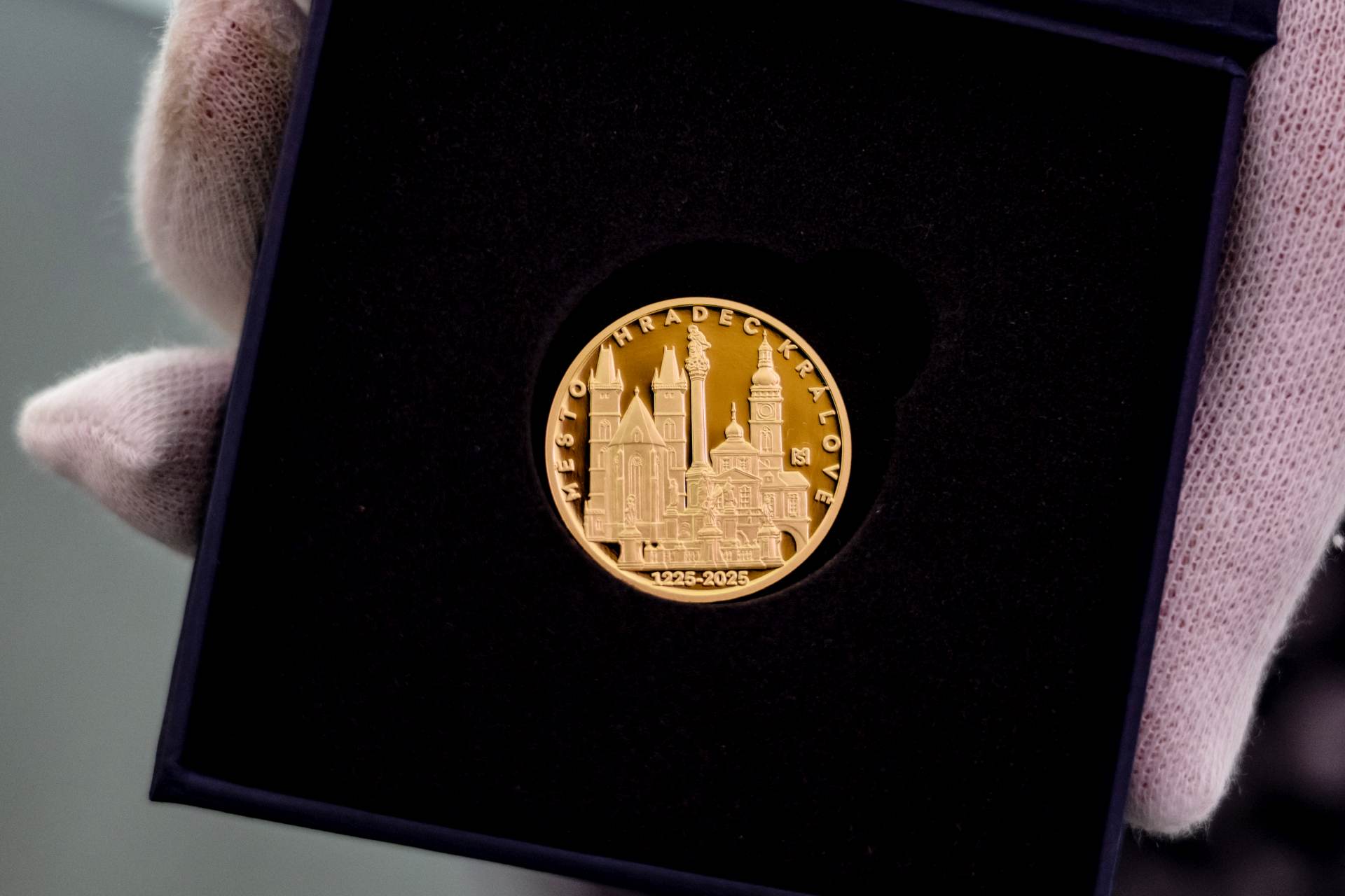 Oslavy výročí Hradce Králové nabídnou na podzim desítky akcí i pamětní medaile