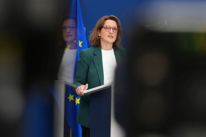 EK nařídila Metě obnovit bezplatný přístup AI konkurence k WhatsAppu