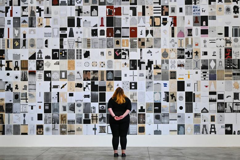 Ve Fait Gallery v Brně vystavuje Michal Škoda, autor kreseb, maleb i objektů