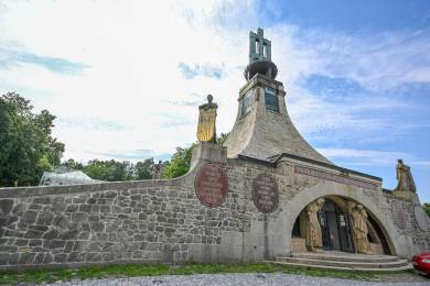 Kaple Památníku Mohyla Míru se po obnově omítek otevře návštěvníkům v srpnu