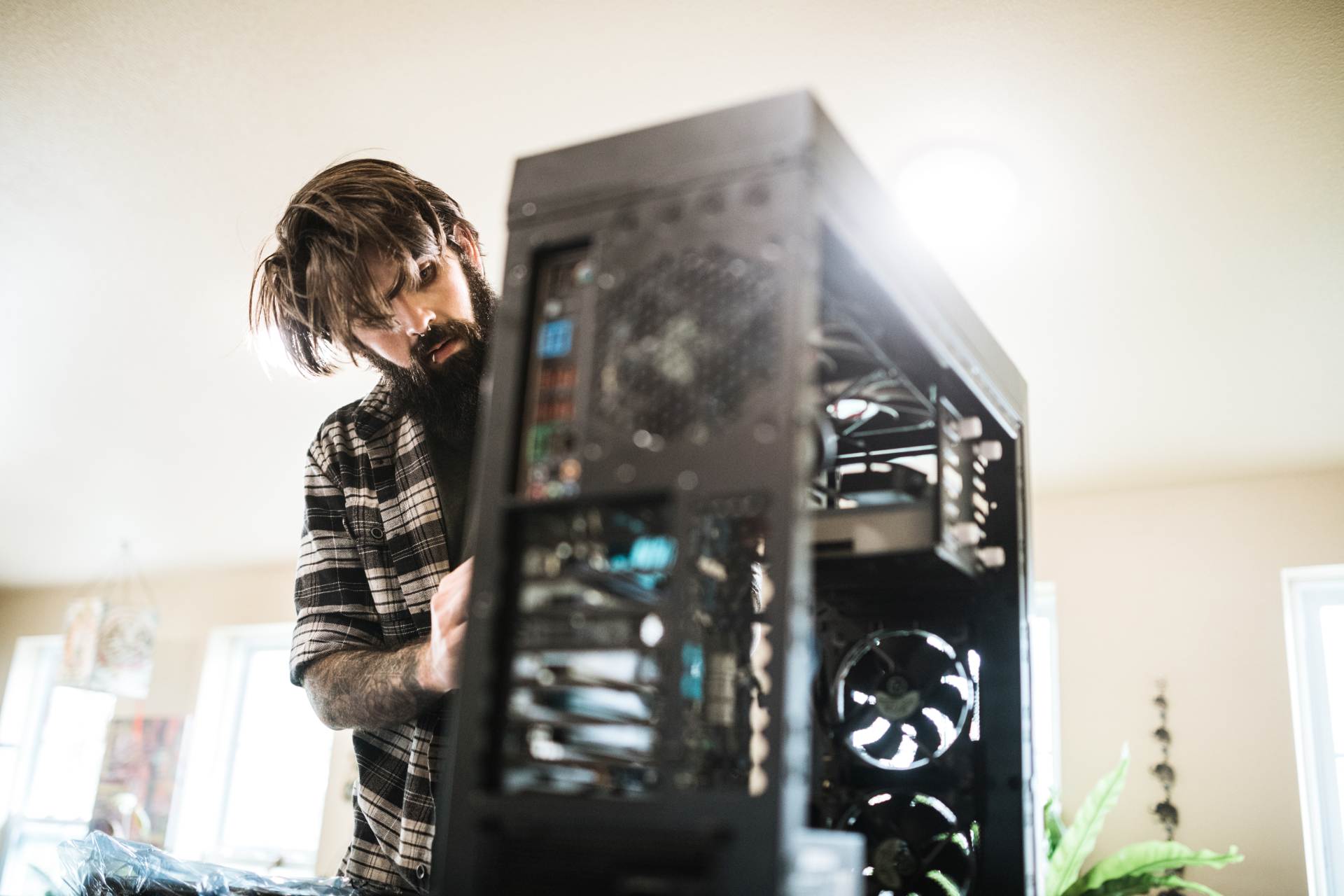 Výrobce počítačů Foxconn CZ měl loni rekordní zisk 2,11 miliardy korun