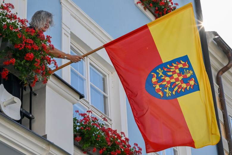 Moravskou vlajku vyvěsilo 1626 měst a obcí, připomínají tak věrozvěsty Moravskou vlajku vyvěsilo 1626 měst a obcí, připomínají tak věrozvěsty