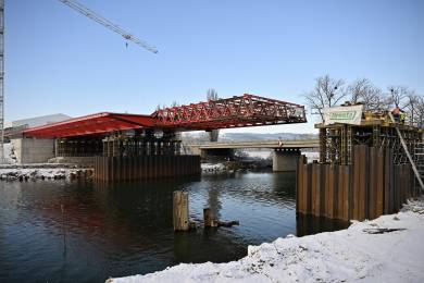 Dálniční most u Napajedel bude stejné barvy jako slavný most v San Francisku Dálniční most u Napajedel bude stejné barvy jako slavný most v San Francisku