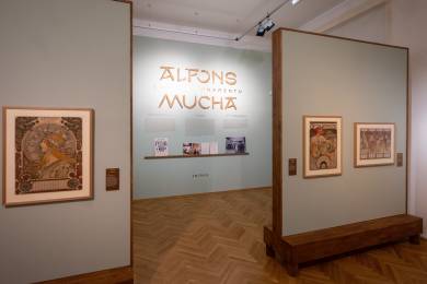Muzeum v Chrudimi otevřelo novou podobu expozice plakátů Alfonse Muchy