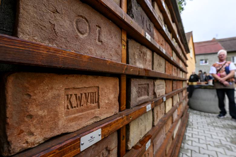V Sulejovicích otevřeli první muzeum cihel v Česku, ve sbírce je kolem 800 kusů