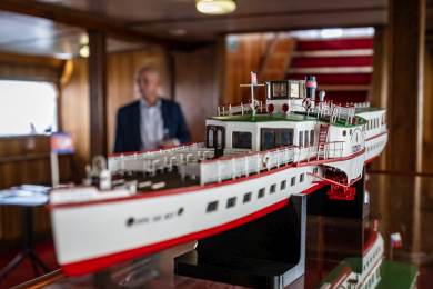 Z parníku Vyšehrad je muzeum paroplavby, dorazila k němu voda z pramenů Vltavy