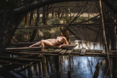 AFP: Svlékací aplikace využívající AI pohánějí smrtící vlnu on-line vydírání