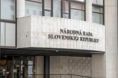 Slovenský parlament schválil trestání těch, kdo zpochybní Benešovy dekrety