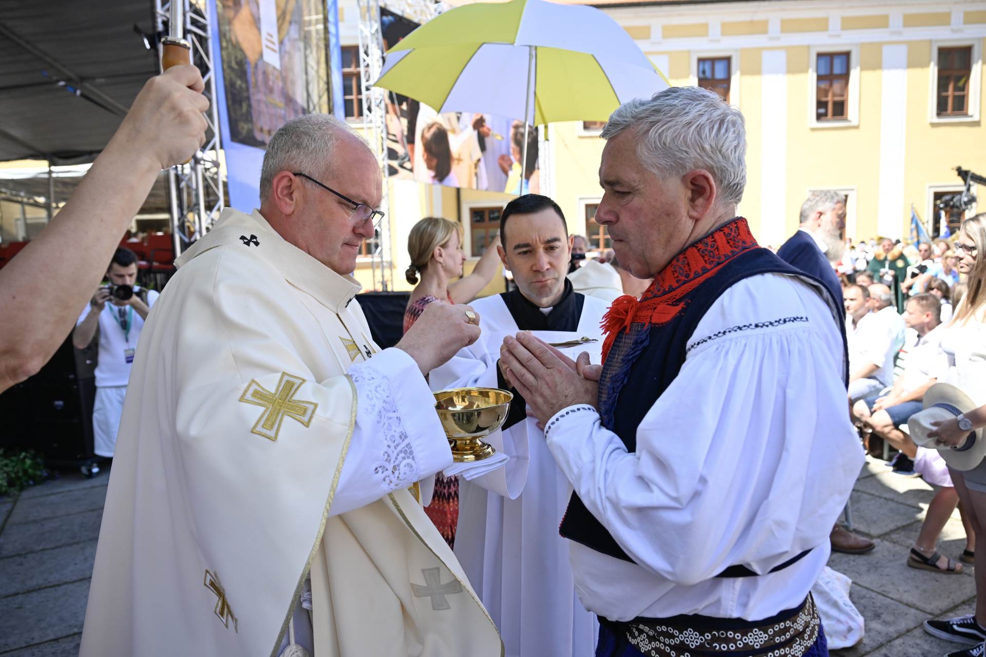 Národní pouť na Velehradě dnes navštívilo zhruba 30.000 lidí z Česka i zahraničí