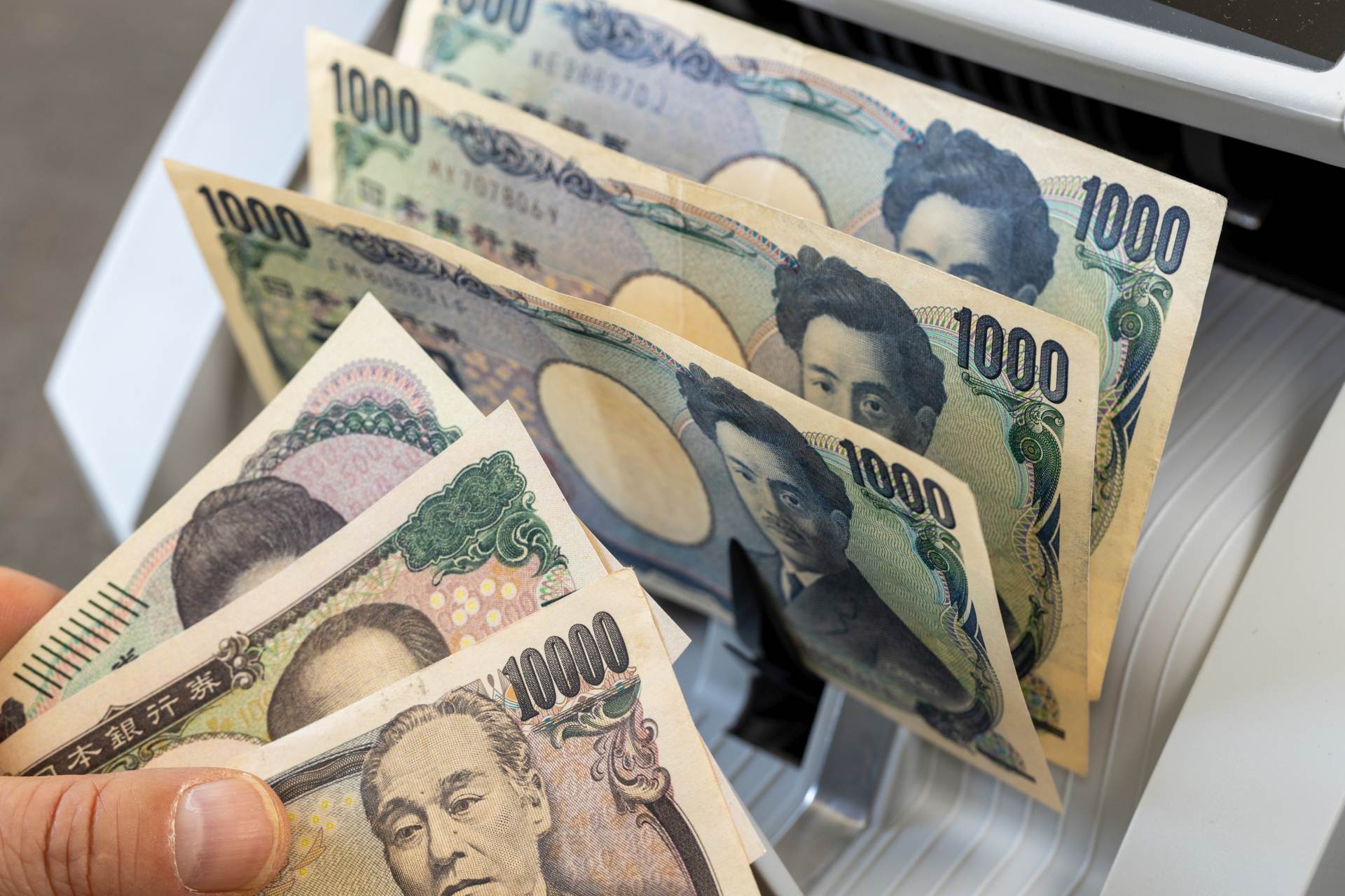 Obchodní bilance ČR a Japonska loni klesla na 64 mld Kč, kladná je pro Japonsko