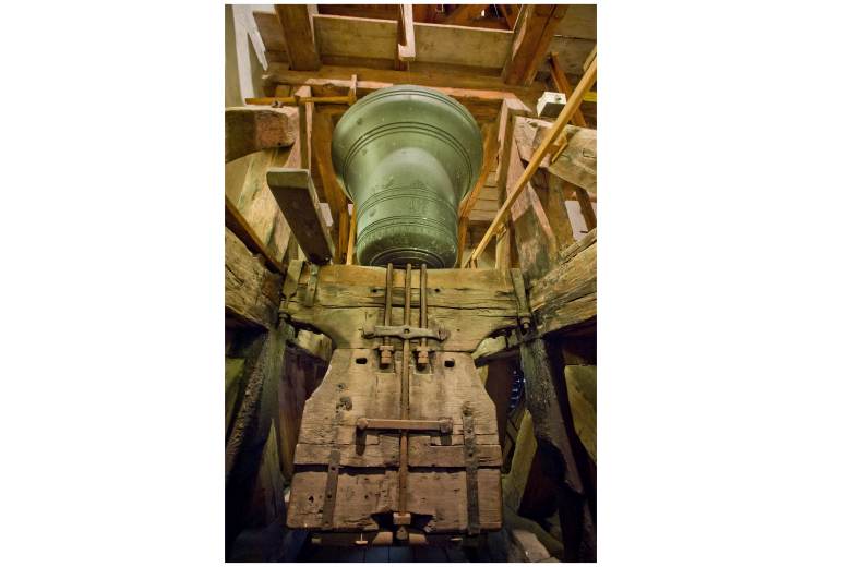 Největší kouřimský obrácený zvon Štěpán čeká náročná oprava