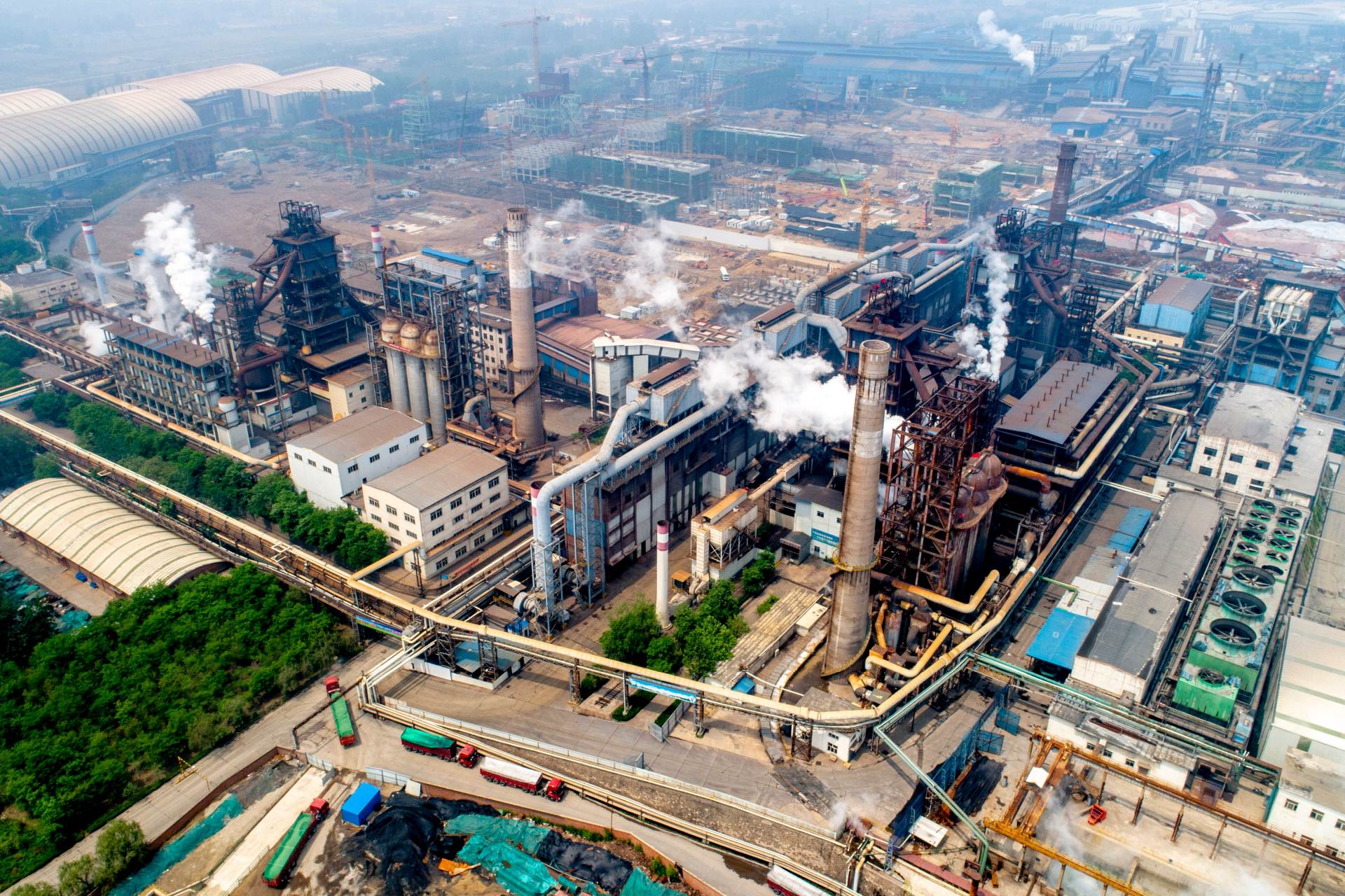 Čína nesouhlasí s rozhodnutím Británie zestátnít ocelárnu British Steel