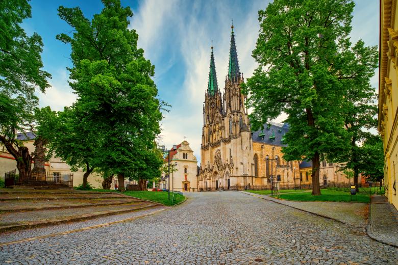 Do Olomouce zamíří v sobotu na inauguraci arcibiskupa přes 3000 věřících