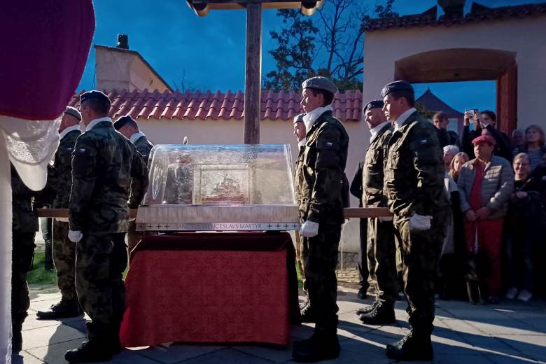 Příjezdem relikvie sv. Václava do S.Boleslavi začala Národní svatováclavská pouť Příjezdem relikvie sv. Václava do S.Boleslavi začala Národní svatováclavská pouť