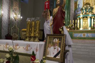 Favoritů na nového papeže je celá řada, konkláve bude nejpočetnější za století