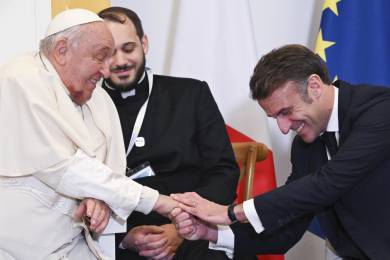 Papež František přicestoval jako první hlava katolické církve na Korsiku