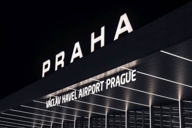 Babiš odletí na summit NATO krátce před Pavlem, v programu má obě hlavní akce