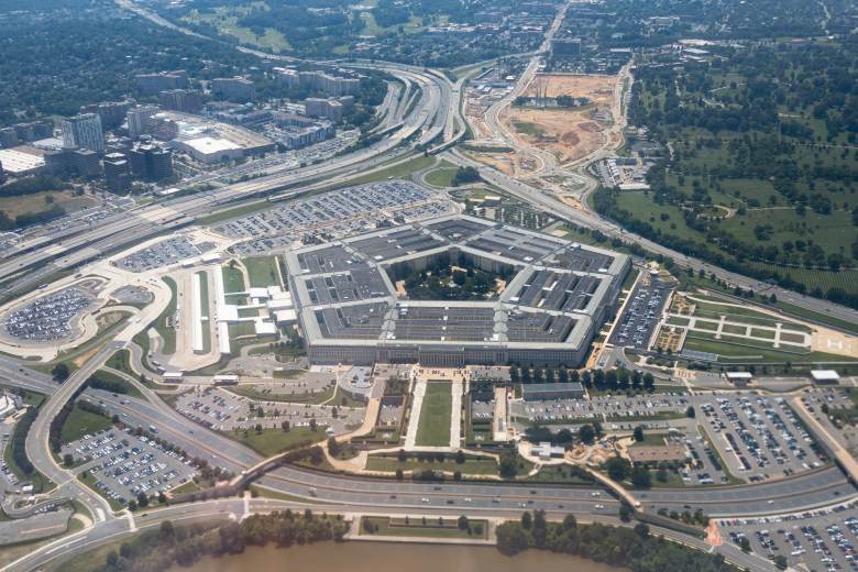 Pentagon přijal anonymní dar ve výši 130 milionů dolarů na výplaty vojáků Pentagon přijal anonymní dar ve výši 130 milionů dolarů na výplaty vojáků