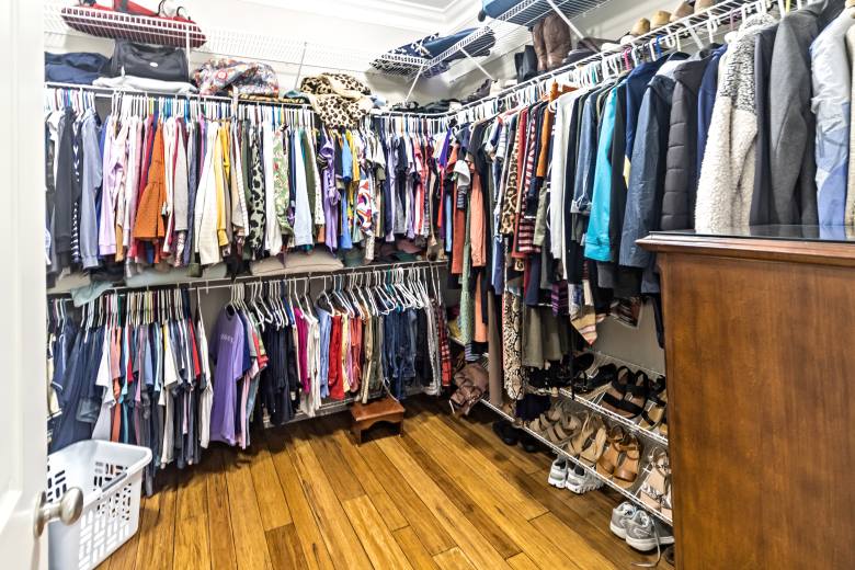 Bloomberg: Proč je pro platformy s použitým oblečením v USA těžké vykázat zisk?