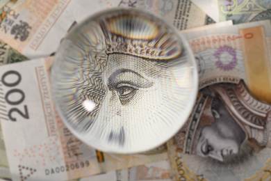 Bloomberg: Polsko se vrací na zahraniční trhy s emisí dolarových dluhopisů