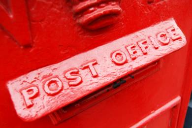 Britská vláda schválila prodej majitele britské pošty firmě Křetínského