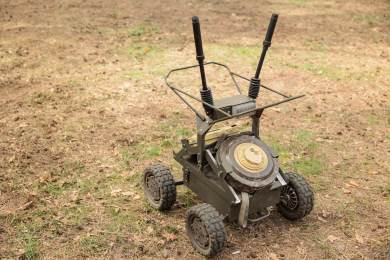 AP: Kvůli ochraně vojáků Ukrajina používá dálkově ovládaná vozítka