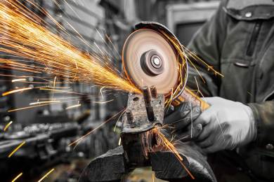 Ceny v průmyslu v červenci opět klesly, u výrobců v jiných odvětvích rostly