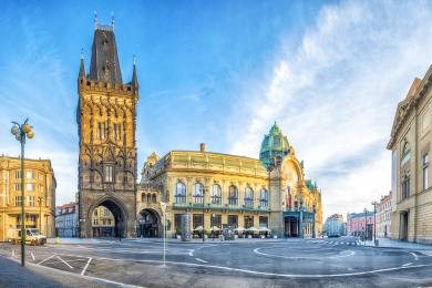 Prašnou bránu v Praze zakryje kvůli opravě lešení