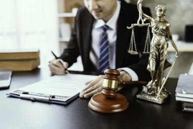 Pavel a Macinka se vzájemně obvinili z faulů kvůli Ústavnímu soudu a Turkovi