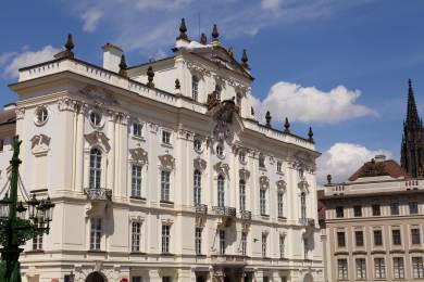 ČR byty obchod církve nájemné Penta_Investments XPlace
