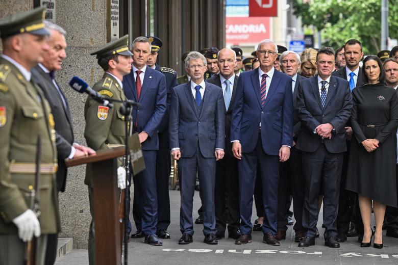 Účastníci pietního aktu uctili památku padlých v Pražském povstání Účastníci pietního aktu uctili památku padlých v Pražském povstání