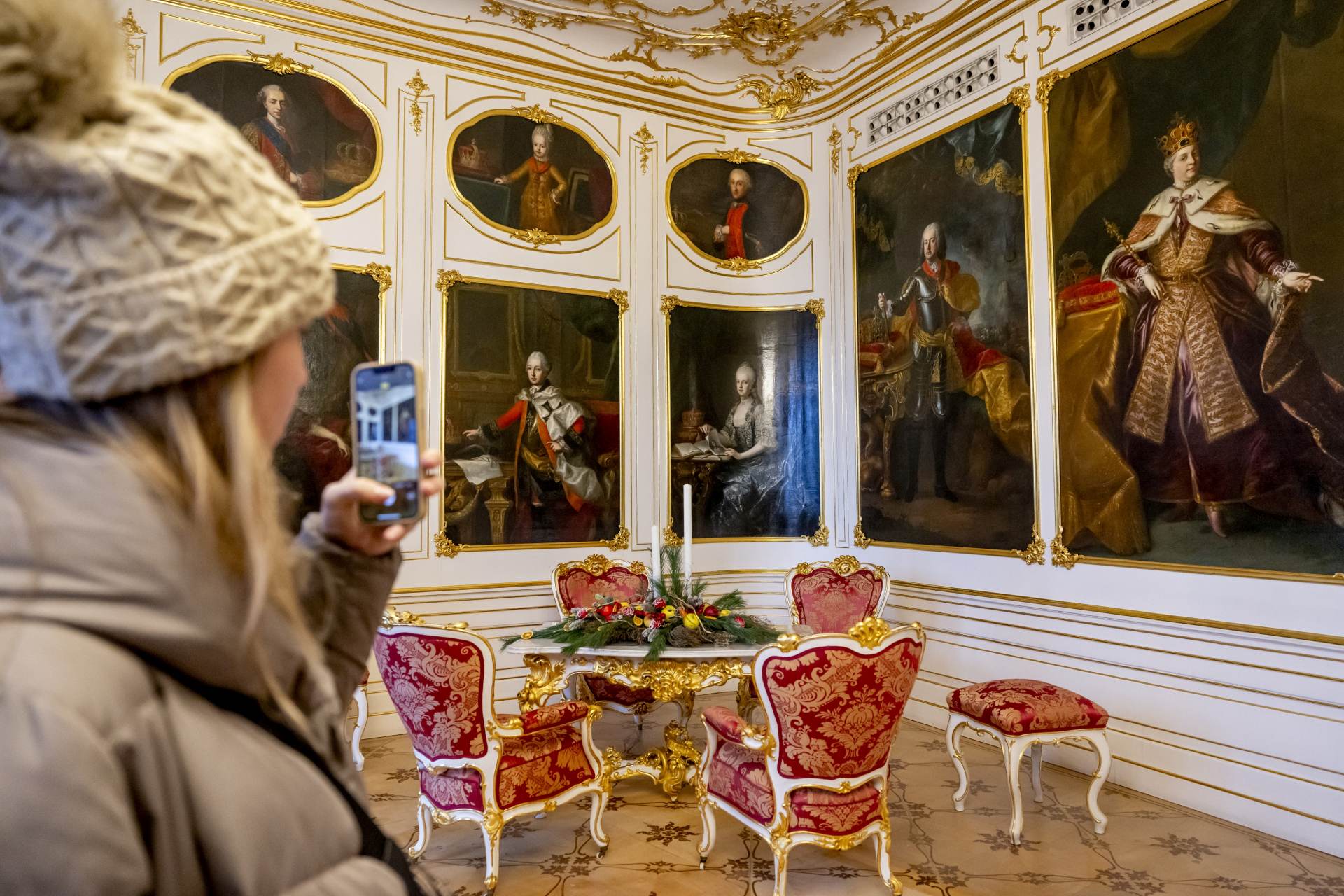 První návštěvníky