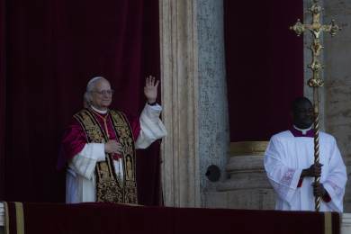 Papežem Lvem XIV. se stal americký kardinál Prevost, zdůraznil mír a dialog