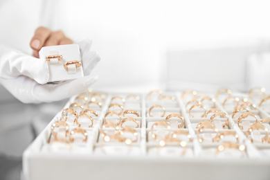 Prodejci: Prodeje zlata v Česku v prvním čtvrtletí klesly o desítky procent