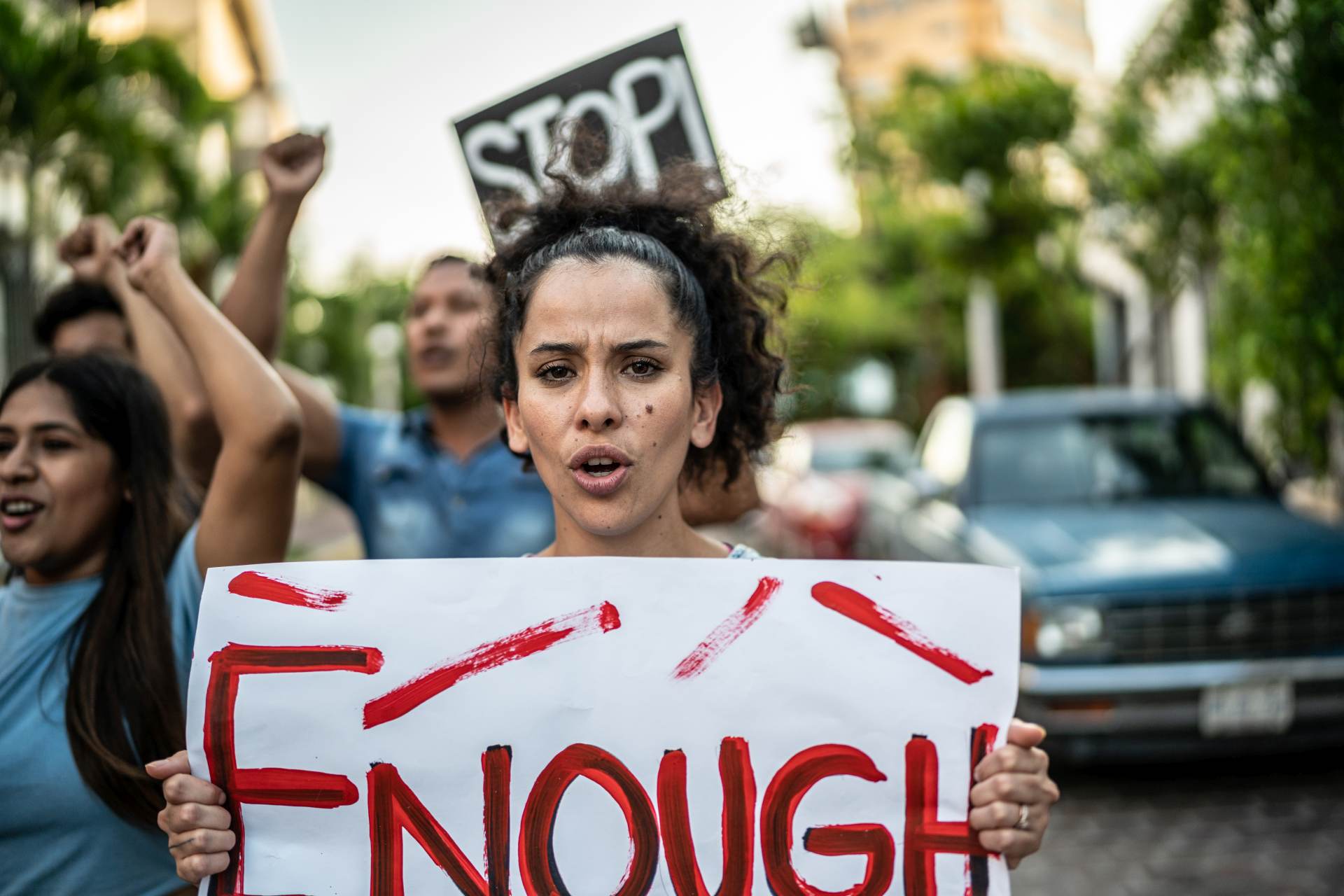 AP: Generace Z naštvaná na své vlády protestuje v ulicích po celém světě