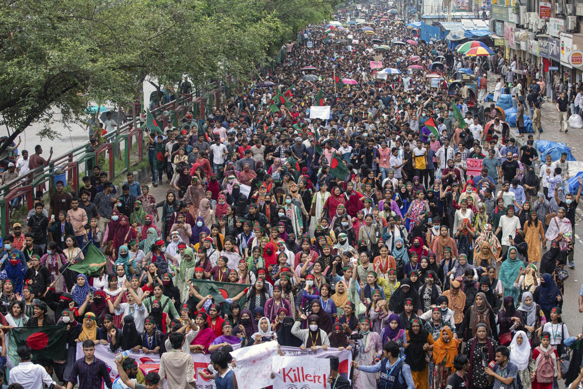  Bangladéš vláda armáda nepokoje demonstrace 