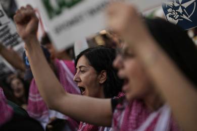 Reuters: Válkou vyčerpaní obyvatelé Gazy sdílejí fotky Izraele ničeného raketami