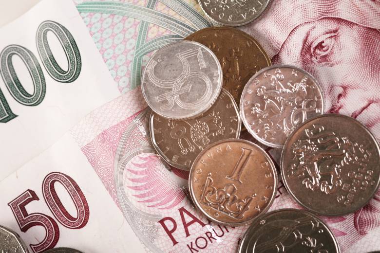 Průměrná mzda loni vzrostla na 49.215 Kč, reálně se blíží úrovni před pandemií