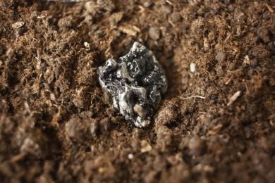 Firma Rare Earths Norway zvýšila odhad zásob v dole na vzácné zeminy o 81 pct.