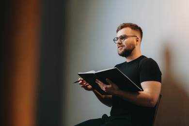 Čtenáři v Lounech recitovali básně namísto poplatku za pozdní vrácení knih