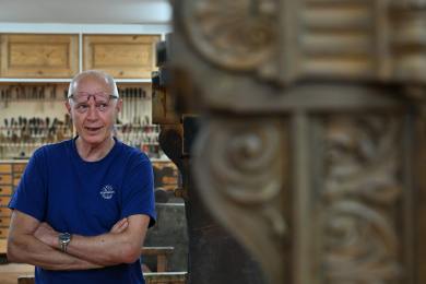 Restaurátor ve Velkém Meziříčí: Škoda, že už nábytek nevydrží sto let jako dřív