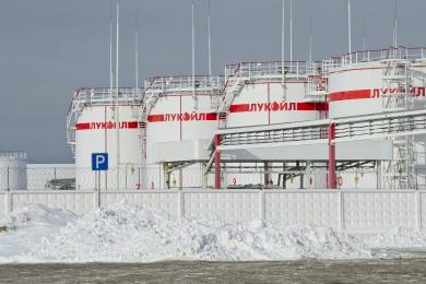 Reuters: Slovensko a Maďarsko přes Ukrajinu stále nedostávají ropu od Lukoilu