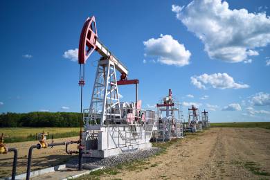 IEA: Těžba ropy v Rusku klesla, vývoz se ale blíží stavu před válkou na Ukrajině