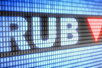 Moskevská burza kvůli sankcím zastavila obchodování v dolarech a eurech