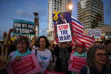 Příbuzní rukojmích píší Trumpovi, aby prosadil mírový plán pro Pásmu Gazy